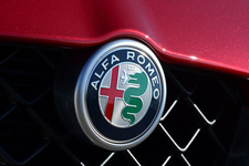カーエンブレム Symbol of Automotive 歴史と哲学が詰まった