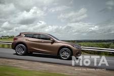 日産 インフィニティQX30 プレミアム