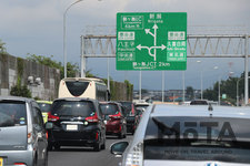 渋滞のメッカ、関越道下り 鶴ヶ島JCT付近