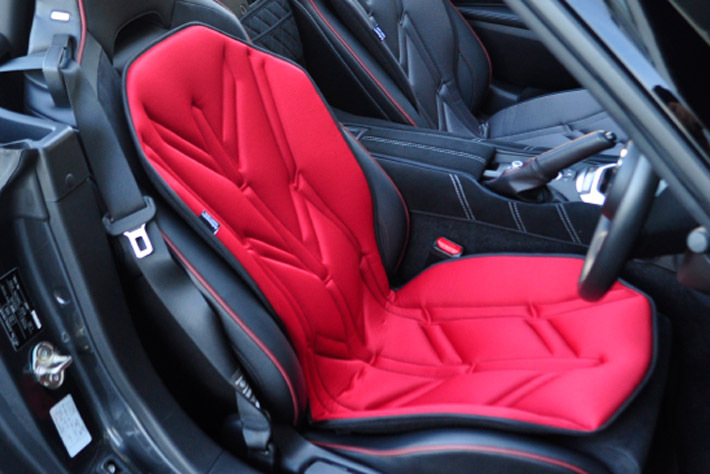 腰痛に効く新作の自動車用シートクッションや車種別内装アイテムも発売間近 Mission Praise ミッションプライズ Vol 3 画像ギャラリー No 7 車のパーツ カー用品などオススメの車カスタム情報をご紹介 22年最新 自動車カスタム パーツ解説記事