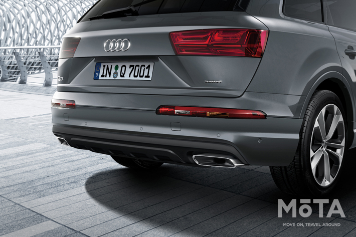 アウディ Q7限定モデル「アーバンブラック」