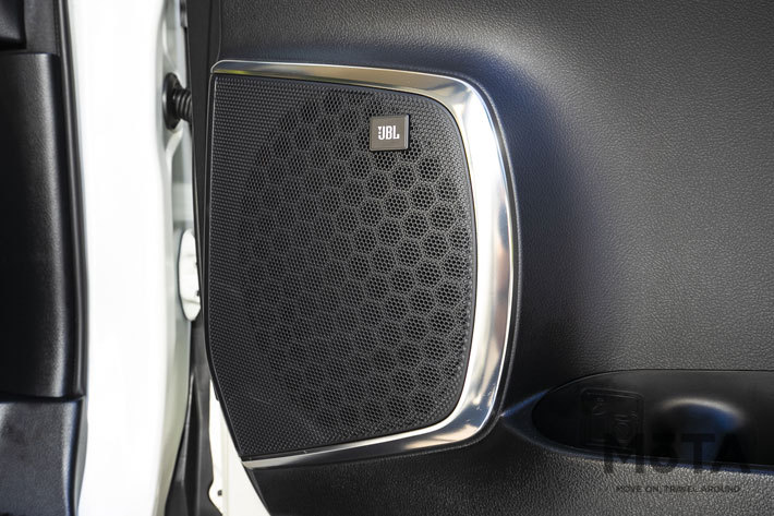 トヨタ アルファード ハイブリッド エグゼクティブ ラウンジ[E-Four(4WD)／7人乗り]