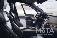 ボルボ 新型XC90を発売｜初のマイナーチェンジで内外装を一新