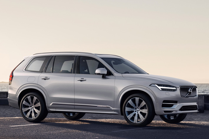 ボルボ 新型xc90を発売 初のマイナーチェンジで内外装を一新 業界先取り 業界ニュース 自動車ニュース22国産車から輸入車まで Mota