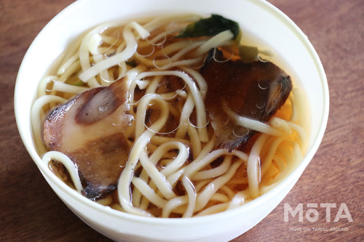 “自家製チャーシュー”が入った「チャーシュー麺」(350円)／“群馬の聖地”「ドライブイン七輿（ななこし）」[群馬県藤岡市]