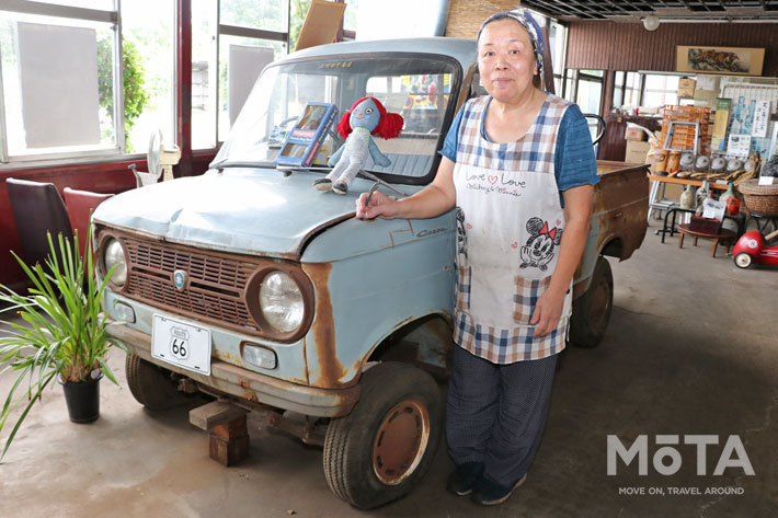 ドライブイン七輿内にある「七輿資料館」の館長、木村 ふじ子さん／“群馬の聖地”「ドライブイン七輿（ななこし）」[群馬県藤岡市]