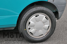 トゥインゴ弐号機に新たに装着されたブリヂストンの「Playz PXシリーズ」“Playz PX-C”（サイズ：155/65R13)