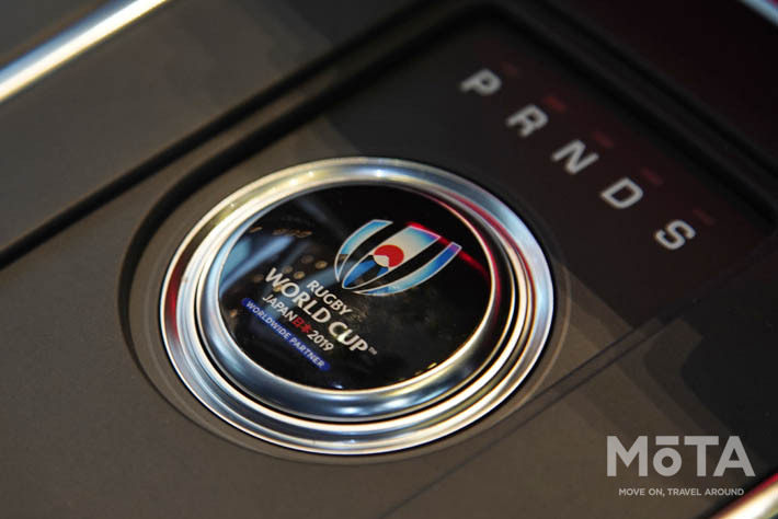 ランドローバー　オフィシャルカーデリバリーセレモニー