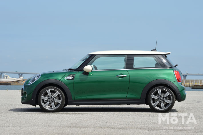 「MINI 60YEARS EDITION」MINI Cooper S 3Door 60 YEARS EDITION