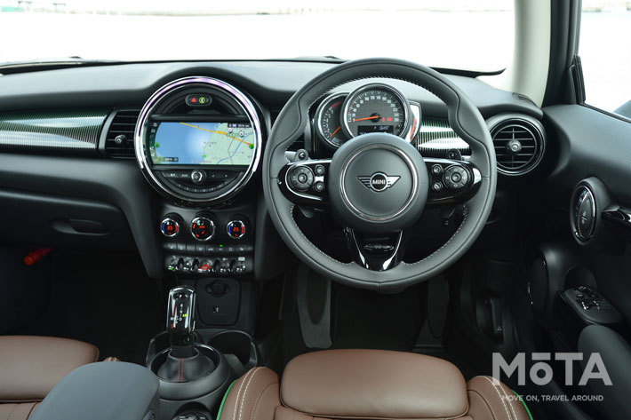 60年の歴史を祝う特別なMINI「MINI 60YEARS EDITION」|特別企画【MOTA】