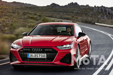 アウディ 新型RS 7 スポーツバックが登場