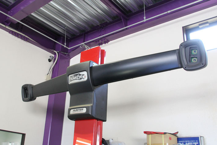 アライメントマシンも完備しているので、ベストなセッティングをすることができる