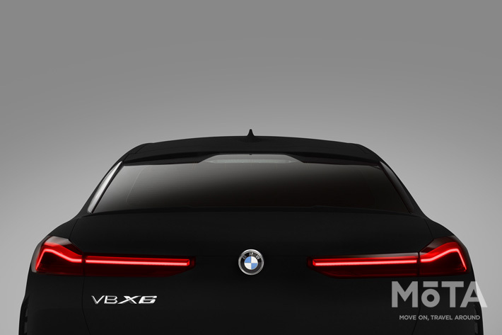 BMW 世界で最も黒い新型X6！？ を世界初公開