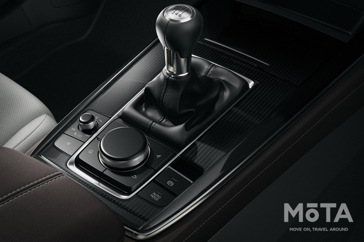 マツダ 新型CX-30 シフトパネル MT（国内仕様）