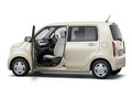 ホンダ 新型N-WGNの助手席回転シート車を初展示
