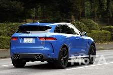 ジャガー F-PACE SVR（ウルトラブルー）