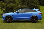 ジャガー F-PACE SVR（ウルトラブルー）