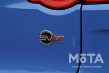 ジャガー F-PACE SVR（ウルトラブルー）