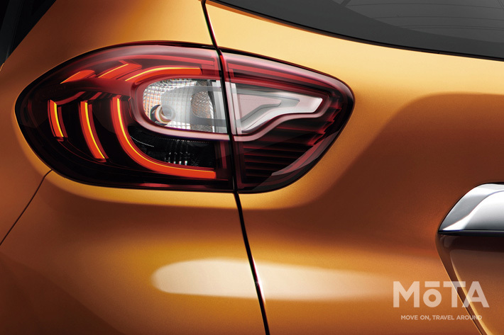 ルノー キャプチャー インテンス リアLEDランプ