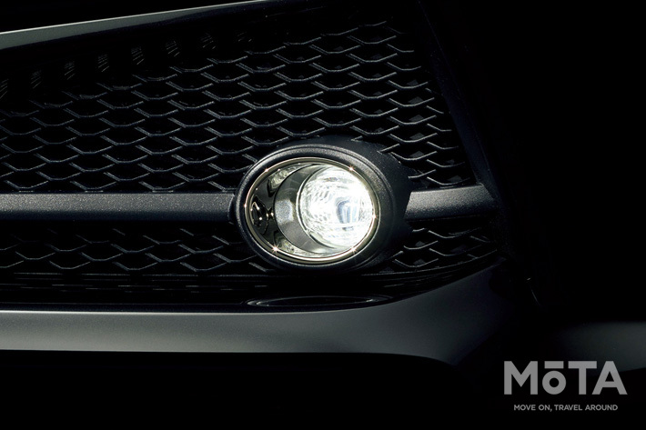 トヨタ クラウン 特別仕様車 フロントフォグランプリング（スモークメッキ）