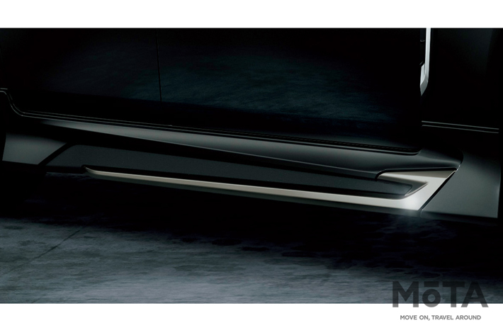 トヨタ クラウン特別仕様車 モデリスタパーツ サイドスカート（スモークメッキ）