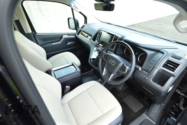 トヨタ 新型 グランエース[東京モーターショー2019 トヨタ車体ブース 参考出品車]