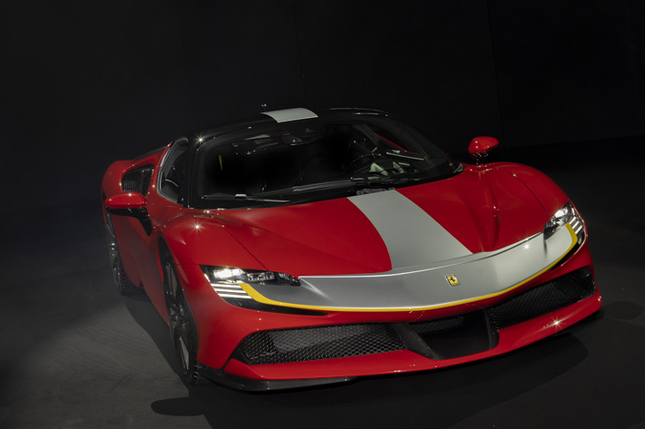 ついにフェラーリもハイブリッド4wd化 フェラーリ Sf90 Stradale 日本発表 新型車リリース速報 Mota ついにフェラーリもハイブリッド4wd化 フェラーリ Sf90 Stradale 日本発表 新型車リリース速報 Mota