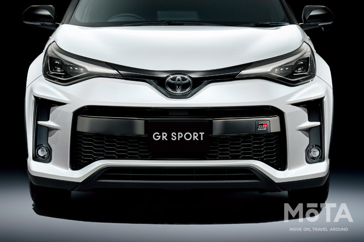 トヨタ C-HR S“GR SPORT” ブラック×ホワイトパールクリスタルシャイン