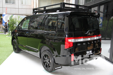 三菱 デリカD:5オールブラックスエディション