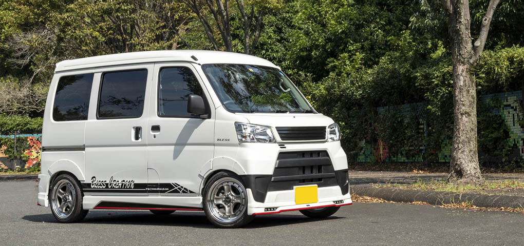 お仕事グルマのハイゼットカーゴがエアロで大変身 ブレスクリエイション Vol 4 車のカスタムパーツ カー用品 Mota