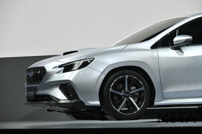 スバル 新型レヴォーグ