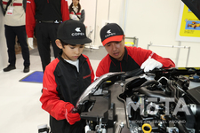 キッザニア ダイハツ「クルマを組み立てる仕事」