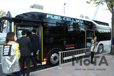 東京モーターショー2019　無料シャトルバスにトヨタ SORA(FCV：燃料電池バス)が来たらラッキー！　