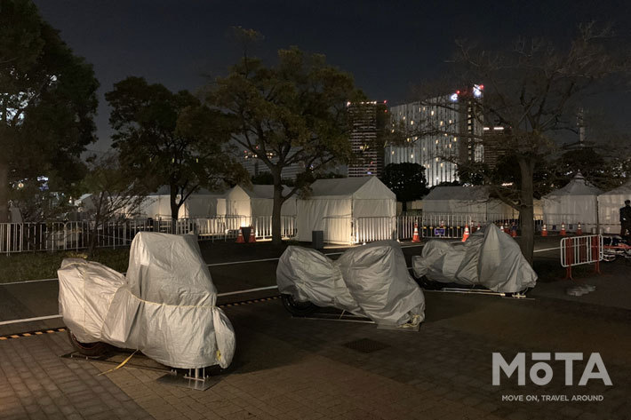午後7時の段階で早々に片づけられた展示車も｜平日の夜にモーターショー見学[OPEN ROAD(オープンロード)]【東京モーターショー2019】