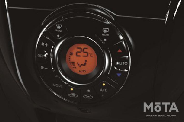 日産 特別仕様車ノート Vセレクション オートエアコン (プッシュ式、デジタル表示)