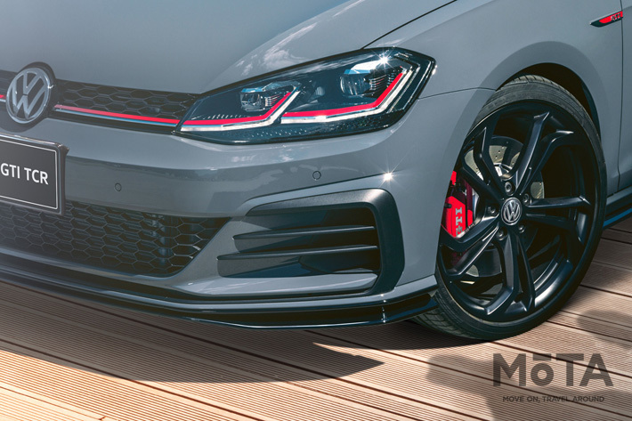 フォルクスワーゲン 限定車 Golf GTI TCR ボディカラー：ピュアグレー/ブラックルーフ