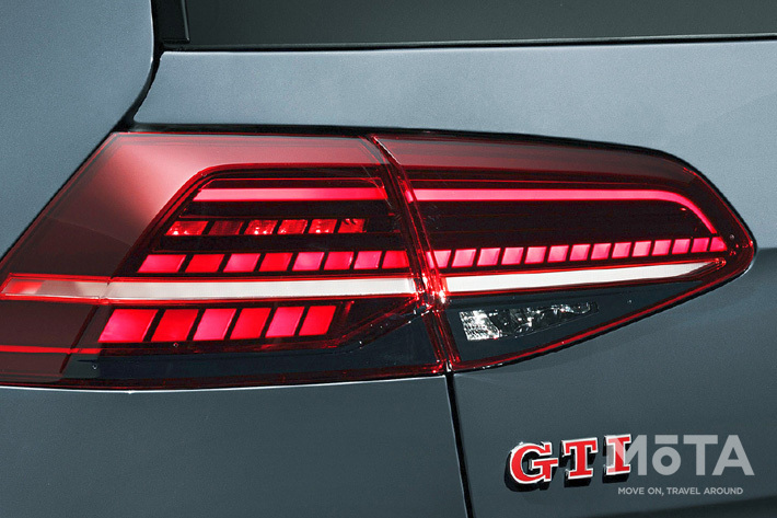 フォルクスワーゲン 限定車 Golf GTI TCR LEDテールランプ（ダイナミックターンインジケーター付）／専用GTIリアバッジ