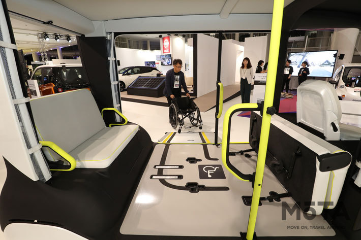 トヨタ APM(Accessible People Mover）[東京2020オリンピック・パラリンピック仕様車]