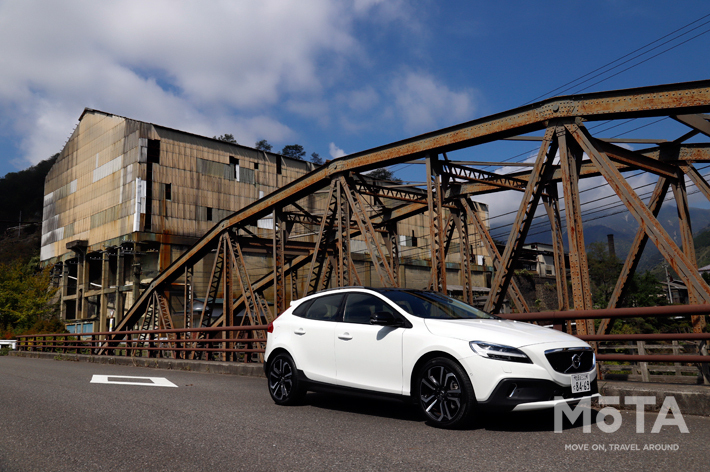 ボルボ V40 Cross Country／足尾銅山