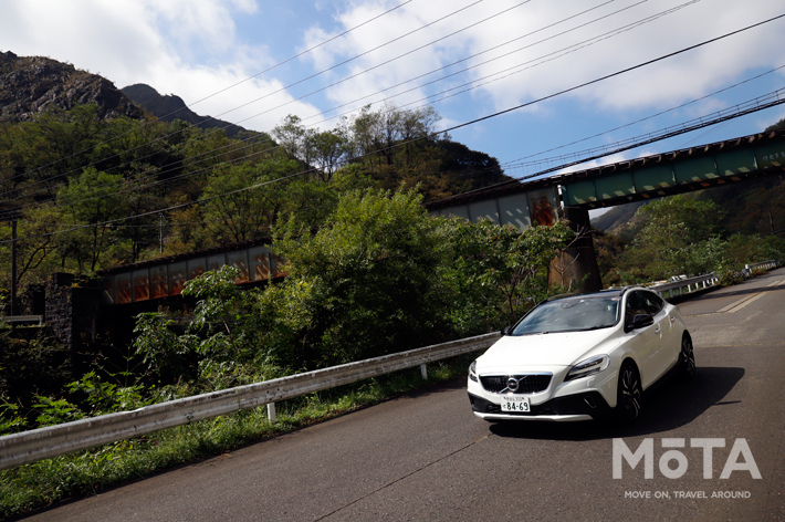 ボルボ V40 Cross Country／足尾銅山