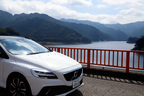 ボルボ V40 Cross Country／草木湖