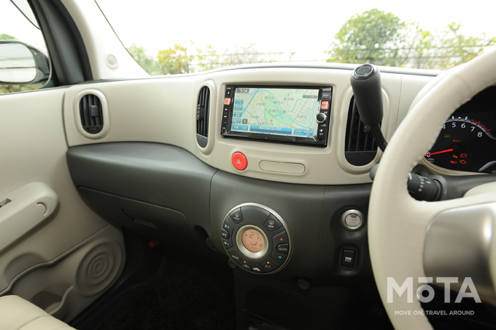 画像は日産 キューブ アクシス