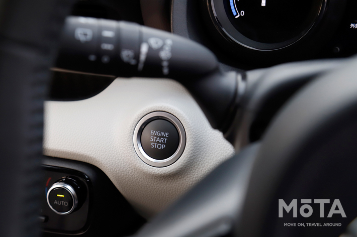 トヨタ 新型ヤリス（プロトタイプ）│1.5L ガソリンエンジンモデル│ボディカラー：アイスピンクメタリック