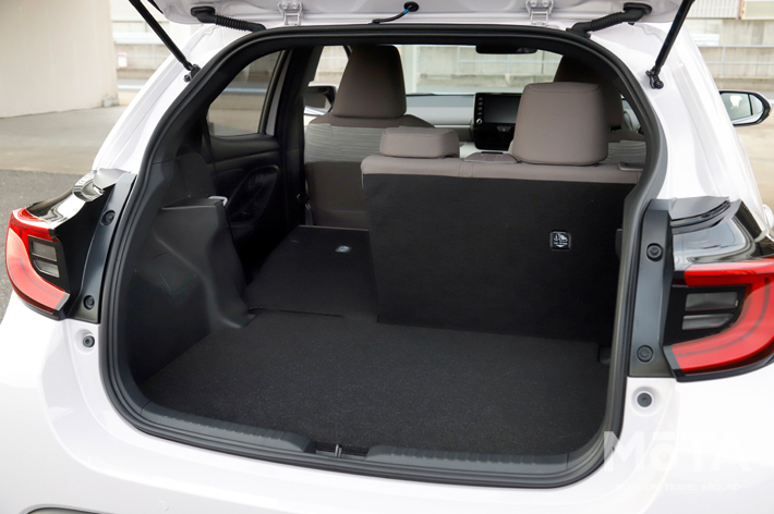 トヨタ 新型ヤリス（プロトタイプ）│1.5L ガソリンエンジンモデル│ボディカラー：アイスピンクメタリック