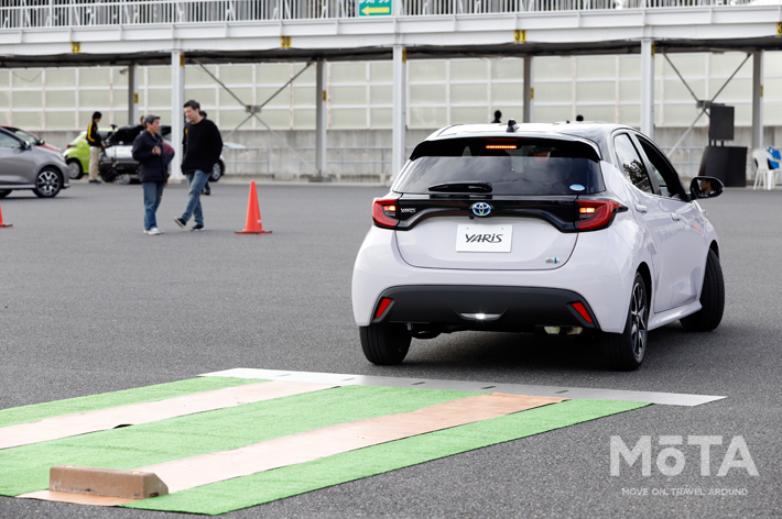 トヨタ 新型ヤリス（プロトタイプ）／高度駐車支援システム Advanced Park