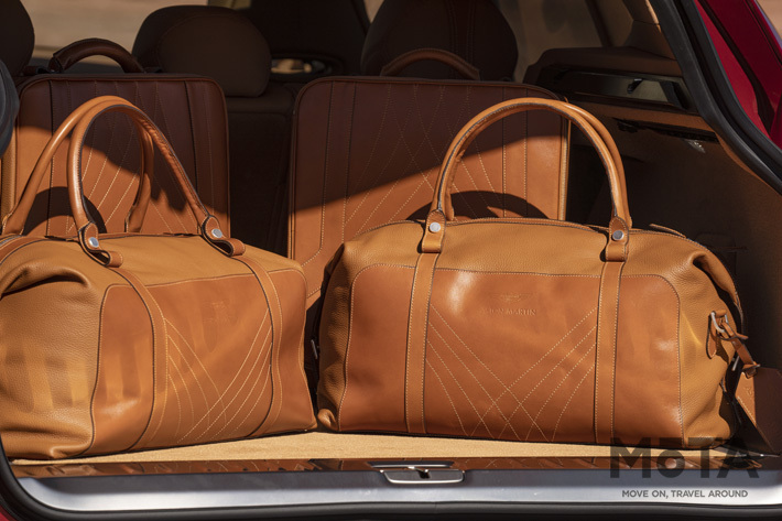 アストンマーティン 新型DBX ラゲッジセット