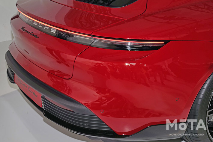 ポルシェ 新型タイカン