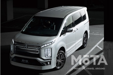 三菱 デリカD:5 URBAN GEAR P Edition ウォームホワイトパール