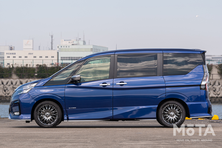 日産 セレナAUTECH