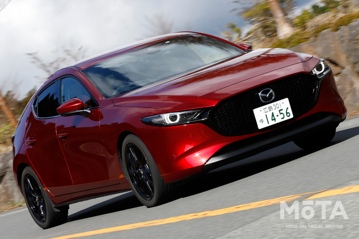 マツダ MAZDA3 SKYACTIV-X 試乗レポート│最先端技術に価値を見い出す特別なグレード